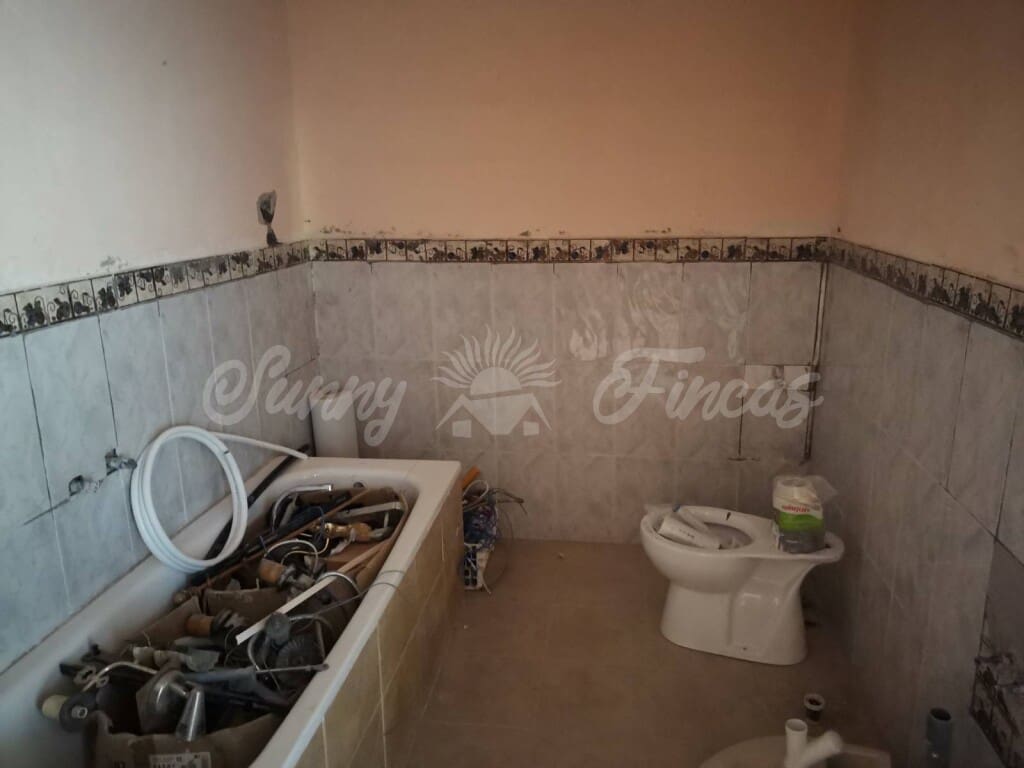 3 soverom Villa til salgs i Caudete med svømmebasseng garasje - € 110 000 (Ref: 6107493)