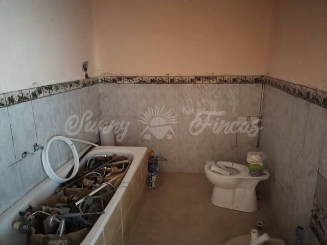 3 slaapkamer Villa te koop in Caudete met zwembad garage - € 110.000 (Ref: 6107493)