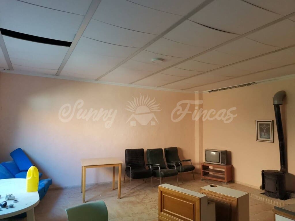 3 soverom Villa til salgs i Caudete med svømmebasseng garasje - € 110 000 (Ref: 6107493)