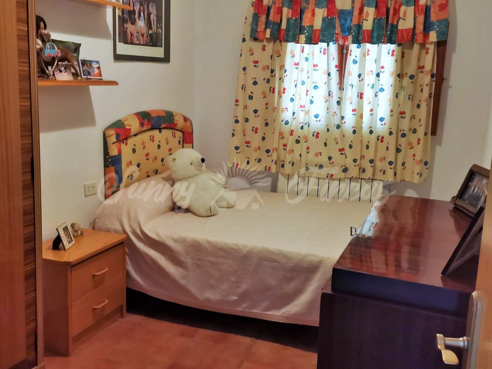 4 soveværelse Rækkehus til salg i Yecla med swimmingpool - € 125.000 (Ref: 6246453)