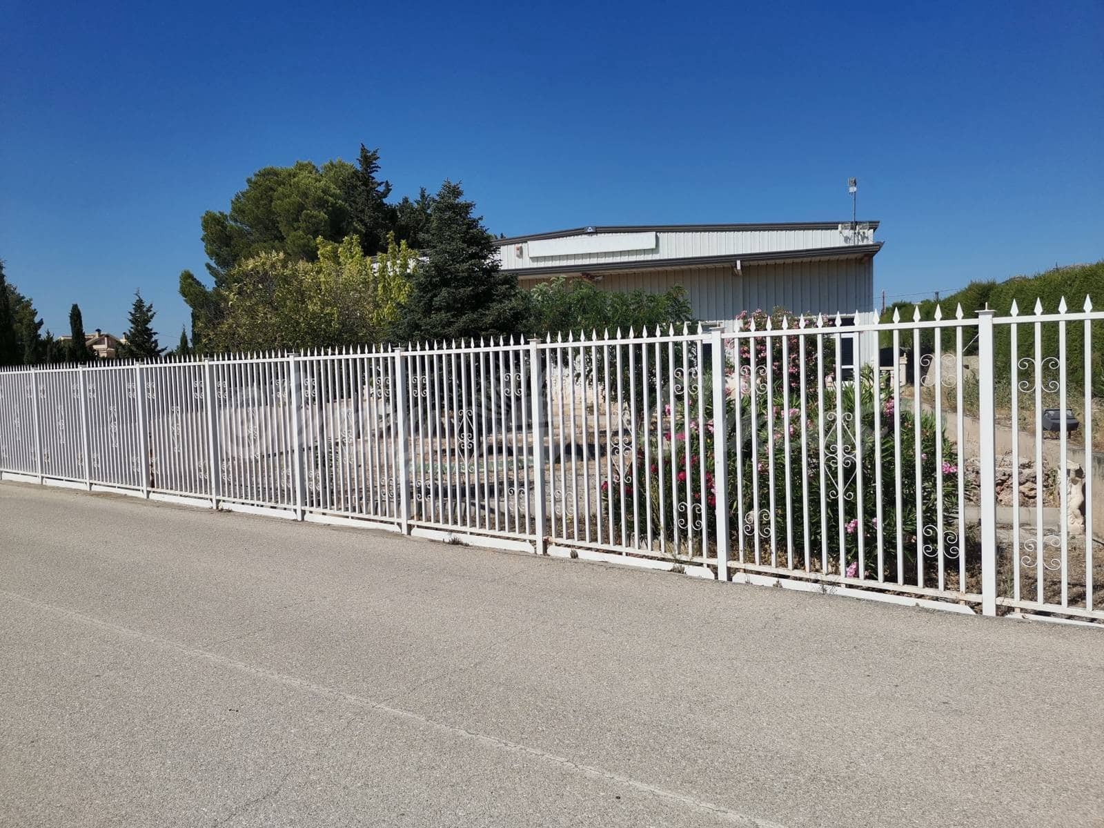 5 sypialnia Willa na sprzedaż w Yecla z basenem garażem - 299 900 € (Ref: 6246464)