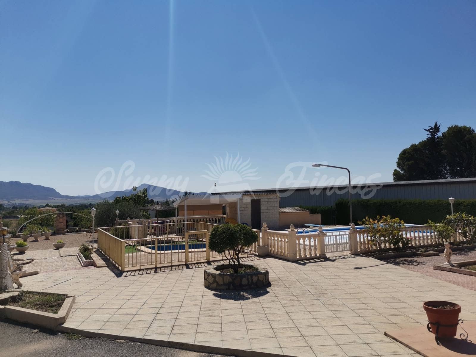 5 sypialnia Willa na sprzedaż w Yecla z basenem garażem - 299 900 € (Ref: 6246464)