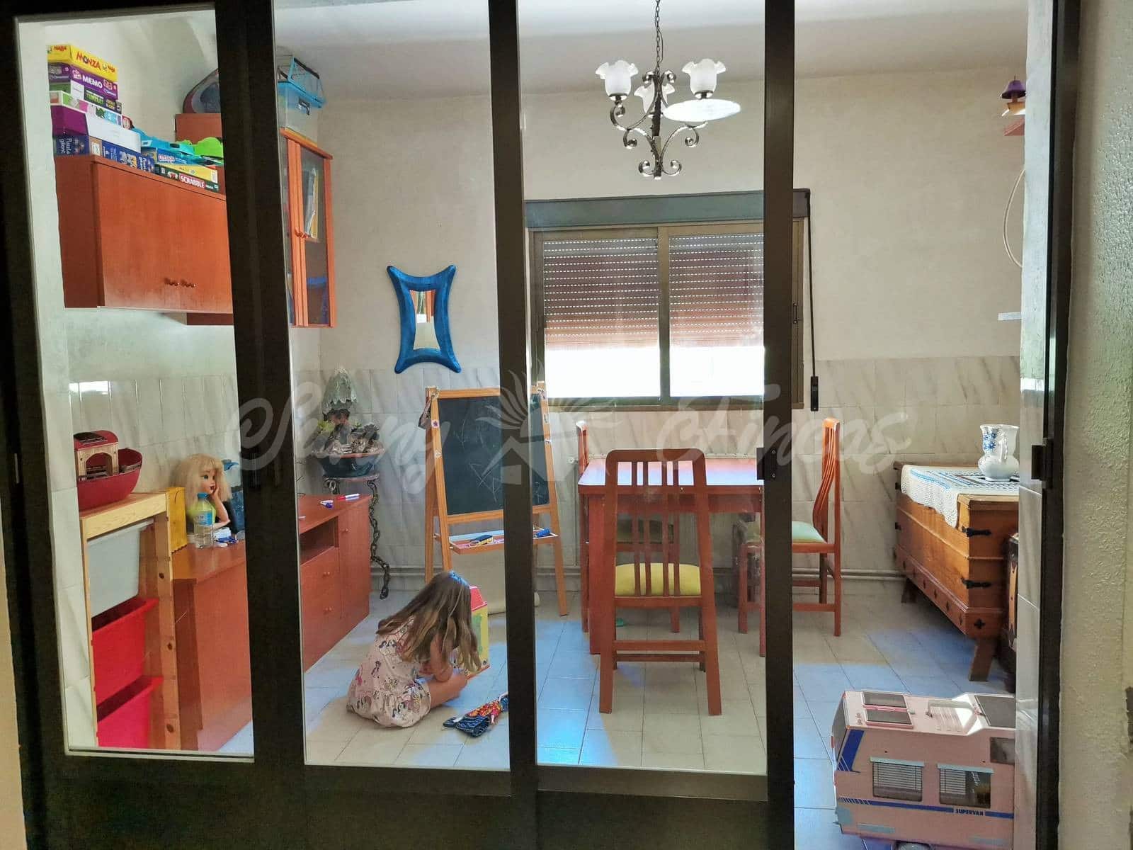 5 sypialnia Willa na sprzedaż w Yecla z basenem garażem - 299 900 € (Ref: 6246464)