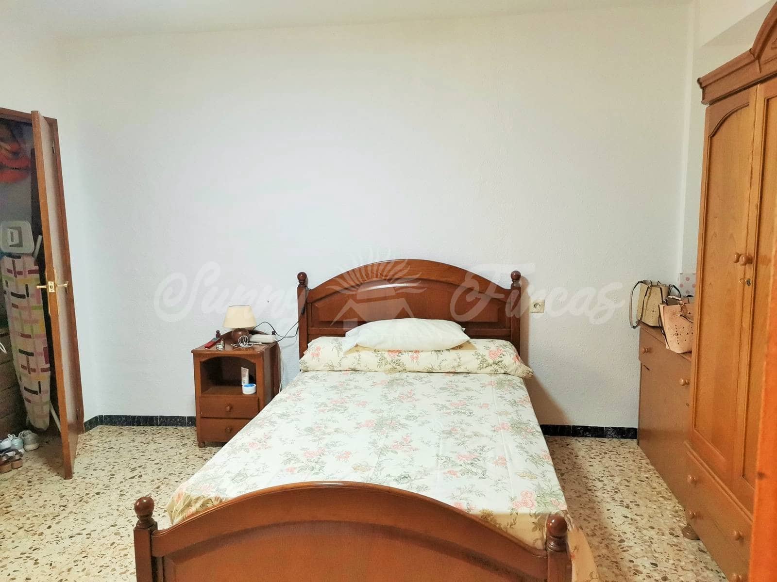 5 sypialnia Willa na sprzedaż w Yecla z basenem garażem - 299 900 € (Ref: 6246464)