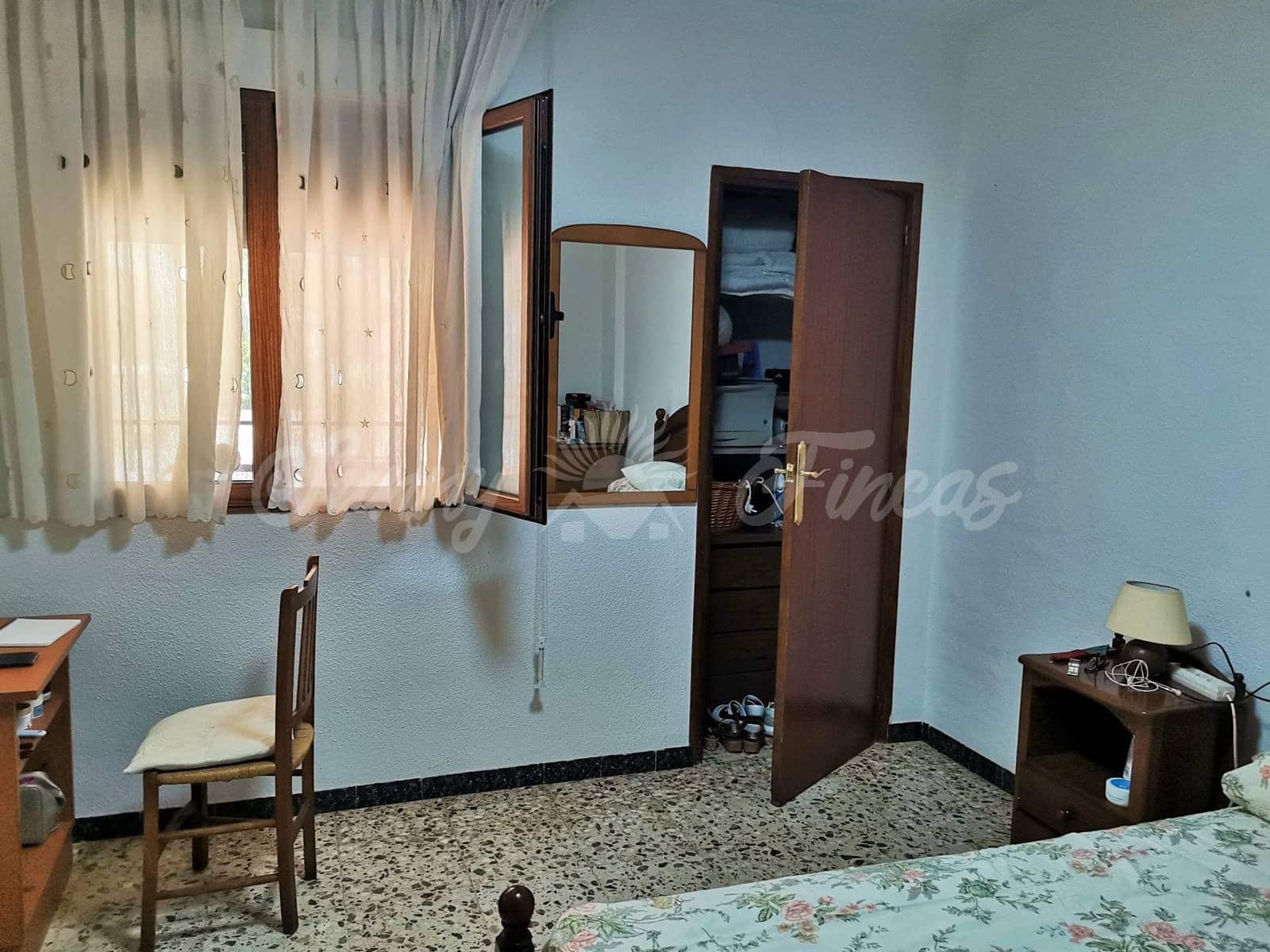 5 sypialnia Willa na sprzedaż w Yecla z basenem garażem - 299 900 € (Ref: 6246464)