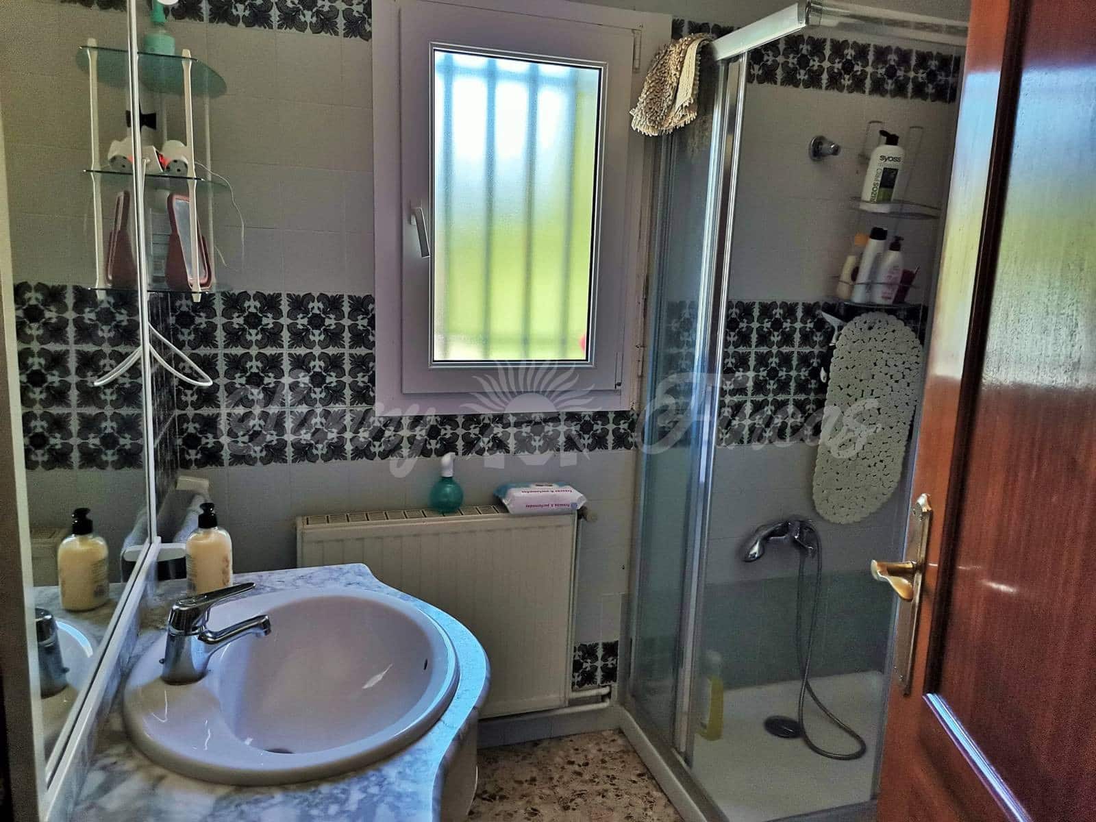 5 sypialnia Willa na sprzedaż w Yecla z basenem garażem - 299 900 € (Ref: 6246464)