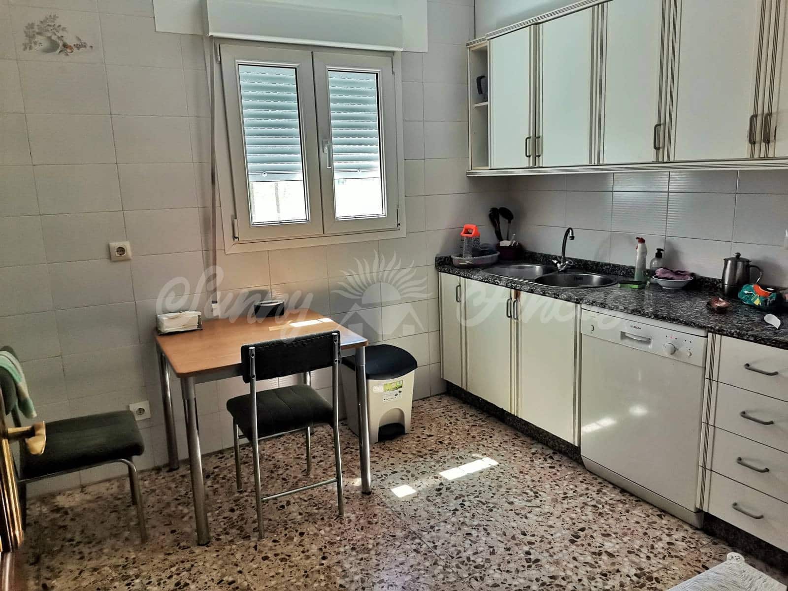 5 sypialnia Willa na sprzedaż w Yecla z basenem garażem - 299 900 € (Ref: 6246464)