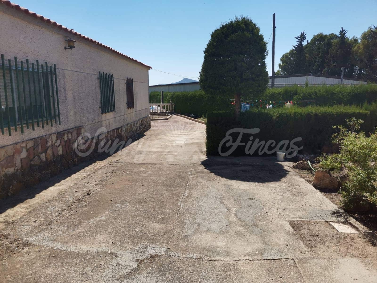 5 sypialnia Willa na sprzedaż w Yecla z basenem garażem - 299 900 € (Ref: 6246464)