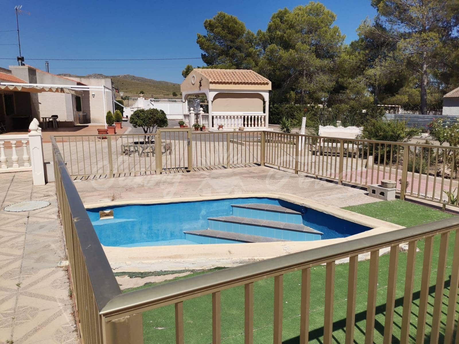 5 sypialnia Willa na sprzedaż w Yecla z basenem garażem - 299 900 € (Ref: 6246464)