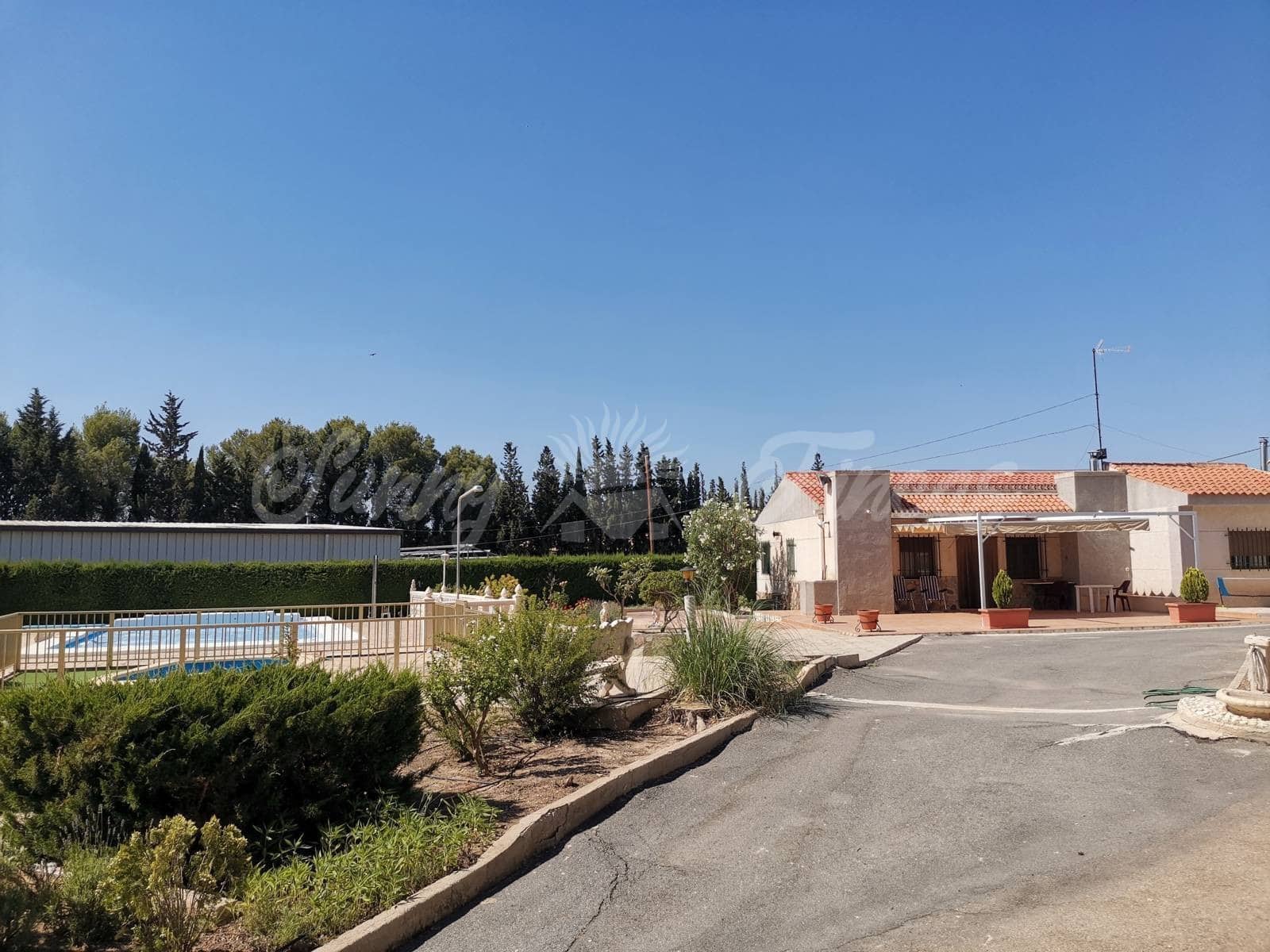 5 sypialnia Willa na sprzedaż w Yecla z basenem garażem - 299 900 € (Ref: 6246464)