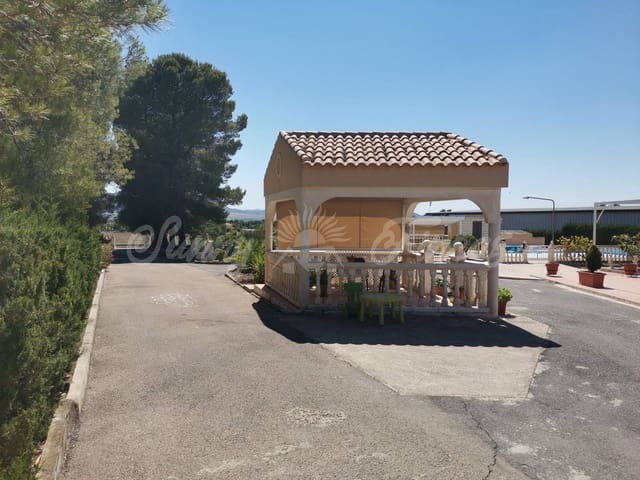 5 sypialnia Willa na sprzedaż w Yecla z basenem garażem - 299 900 € (Ref: 6246464)