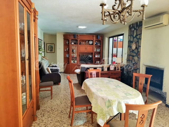 5 sypialnia Willa na sprzedaż w Yecla z basenem garażem - 299 900 € (Ref: 6246464)