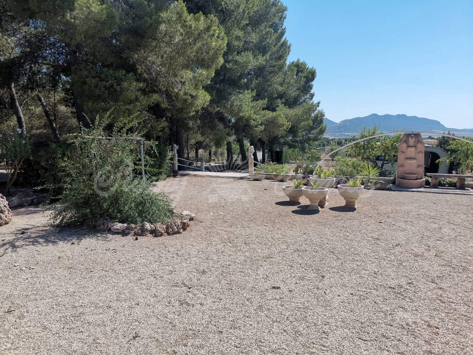 5 sypialnia Willa na sprzedaż w Yecla z basenem garażem - 299 900 € (Ref: 6246464)