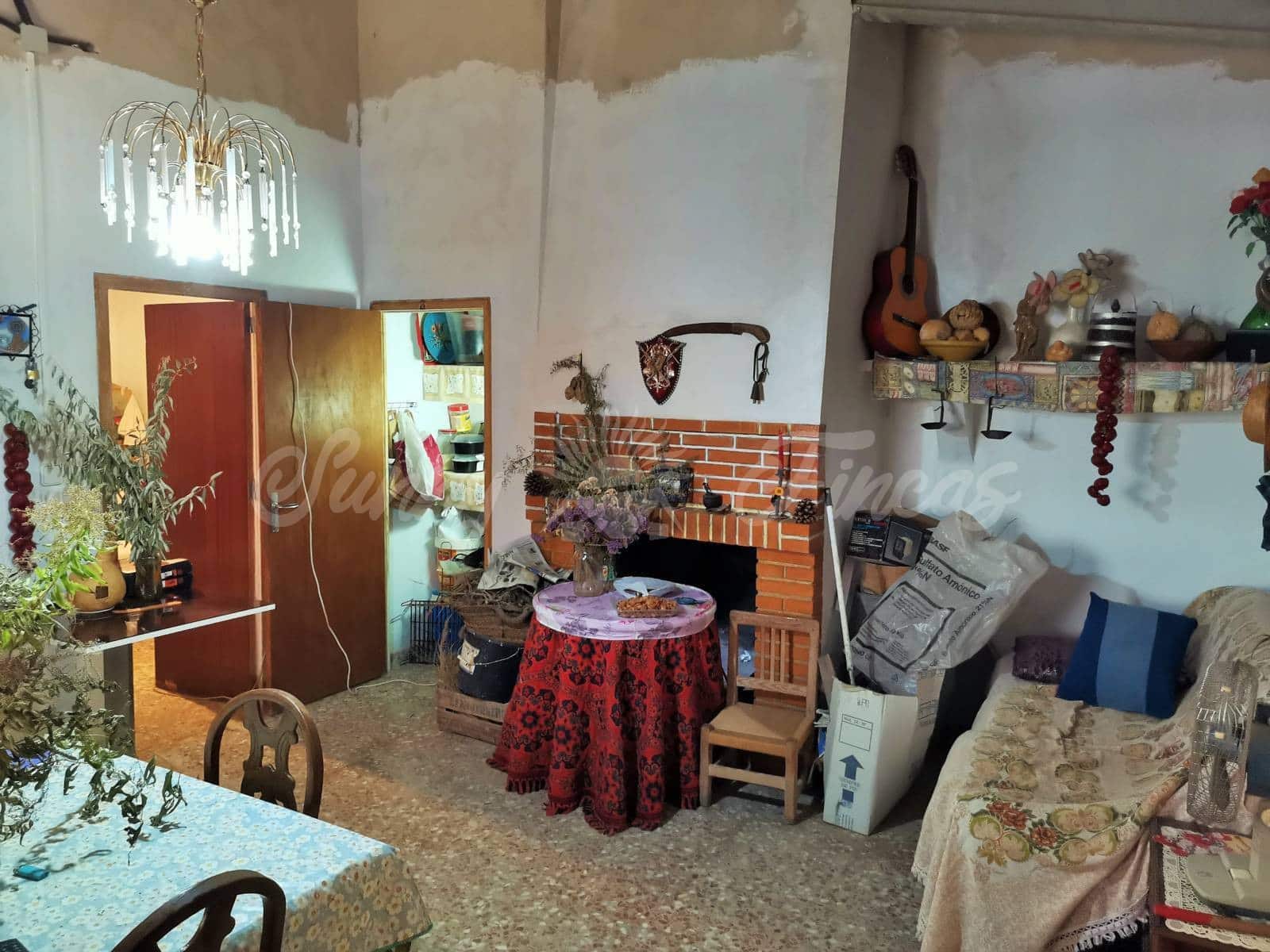 3 slaapkamer Halfvrijstaande villa te koop in Yecla met garage - € 58.000 (Ref: 6348729)