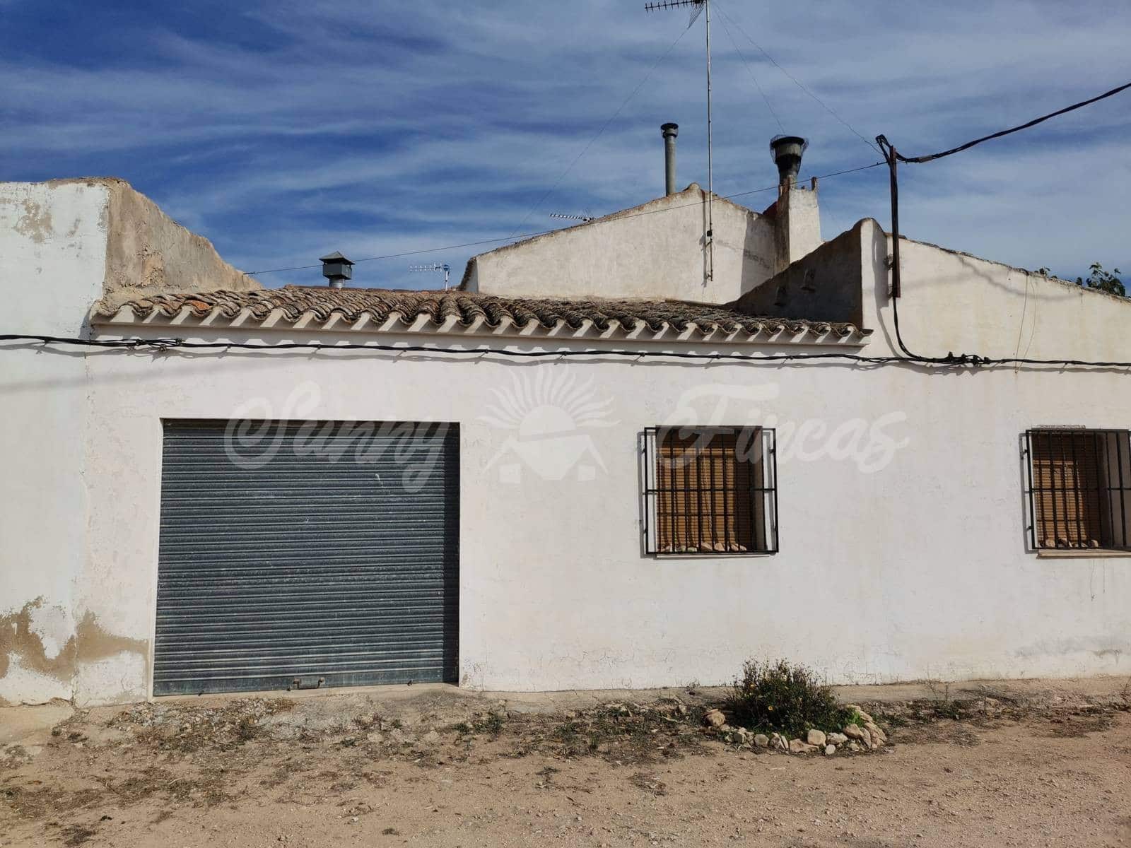 3 slaapkamer Halfvrijstaande villa te koop in Yecla met garage - € 58.000 (Ref: 6348729)