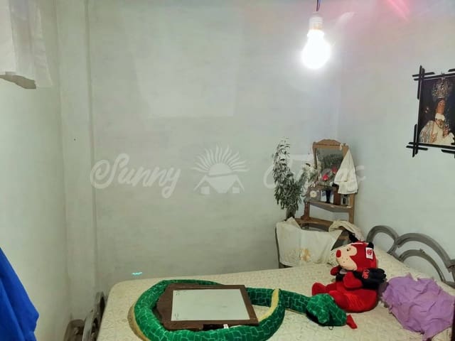 3 slaapkamer Halfvrijstaande villa te koop in Yecla met garage - € 58.000 (Ref: 6348729)