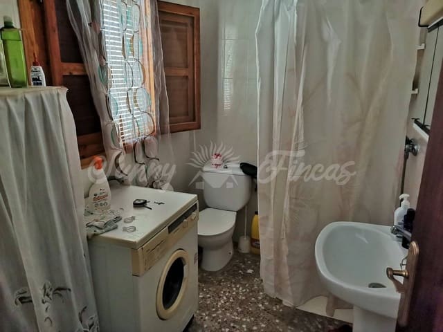 3 slaapkamer Halfvrijstaande villa te koop in Yecla met garage - € 58.000 (Ref: 6348729)