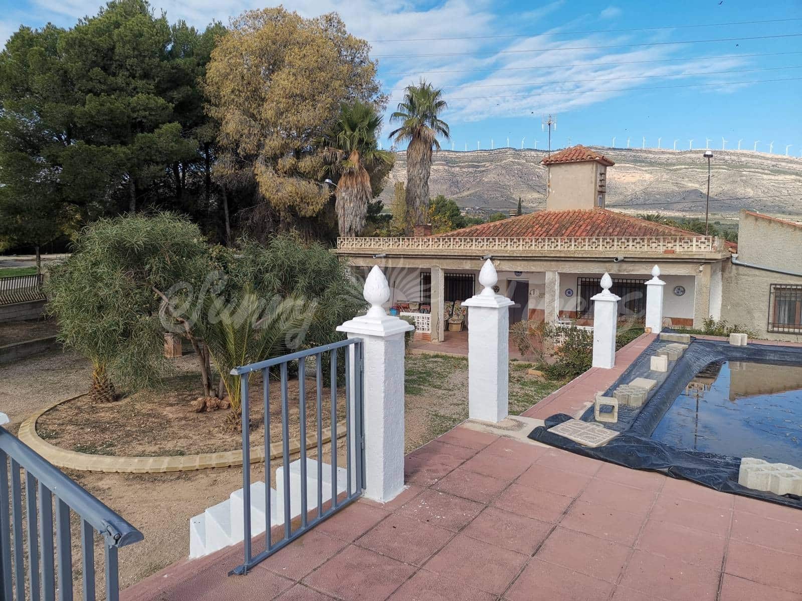 7 soveværelse Finca/Landehus til salg i Caudete med swimmingpool garage - € 189.000 (Ref: 6453025)