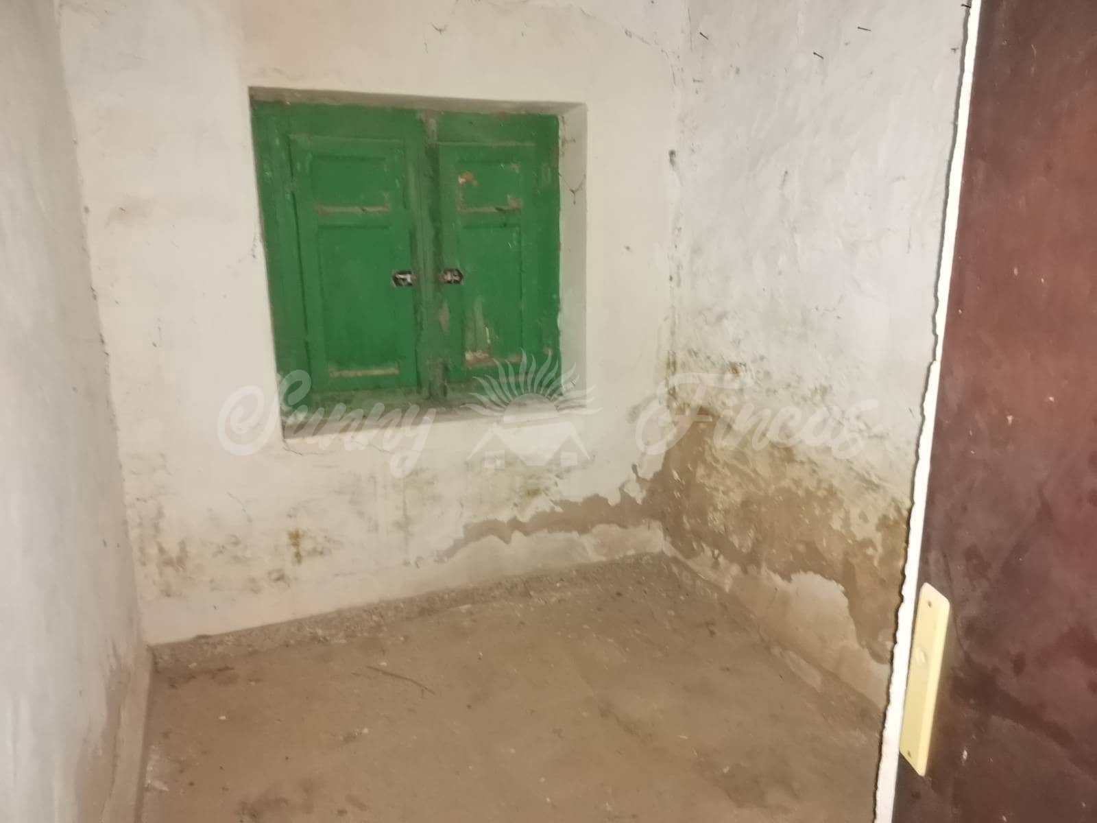 Ruin til salg i Villena - € 15.000 (Ref: 6453026)