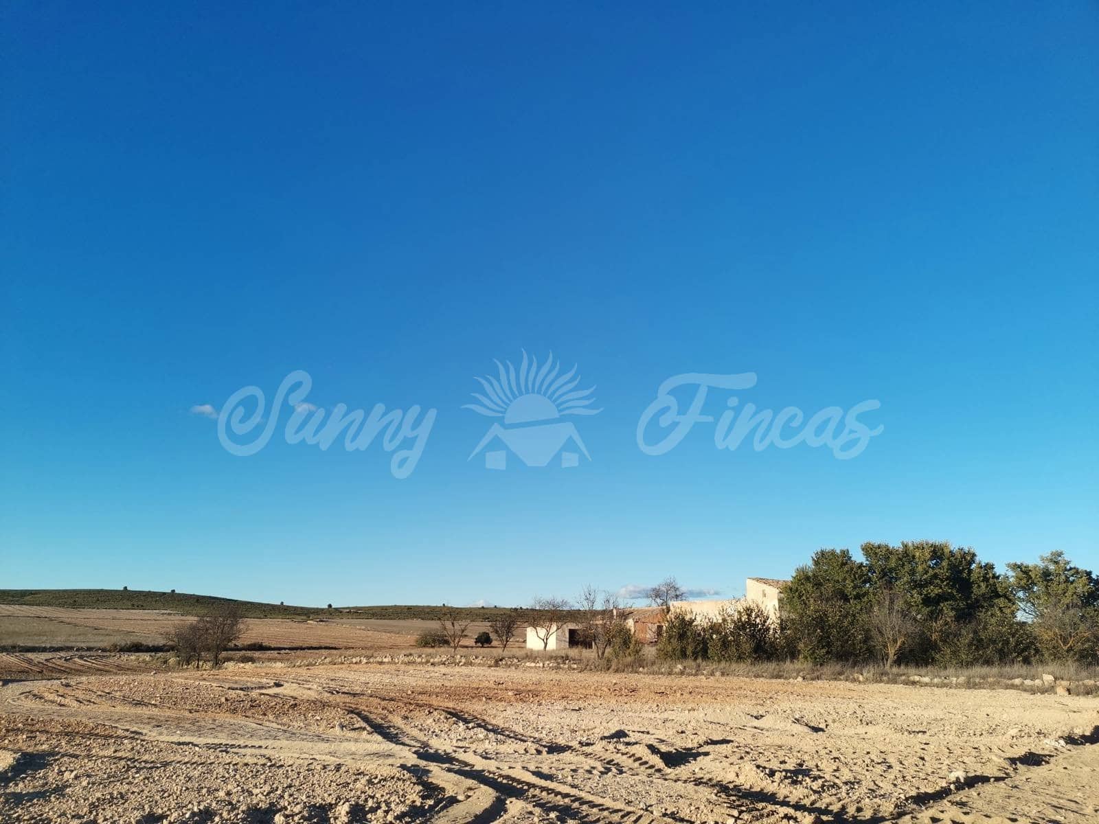 Ruin til salg i Villena - € 15.000 (Ref: 6453026)