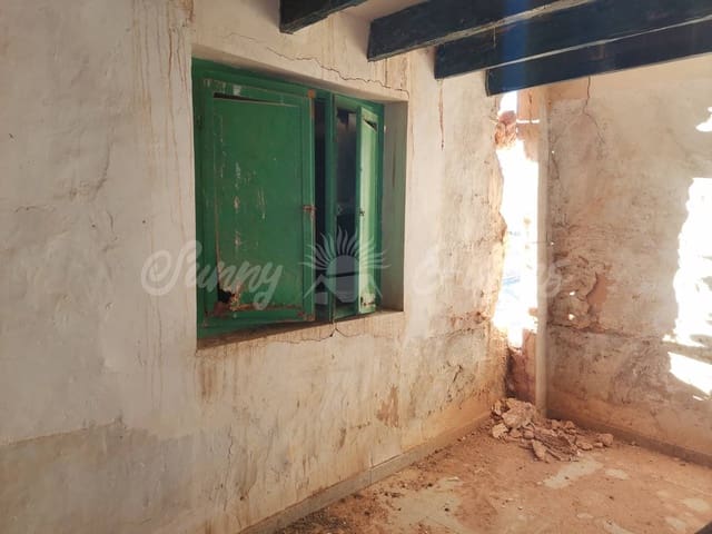 Ruin till salu i Villena - 15 000 € (Ref: 6453026)