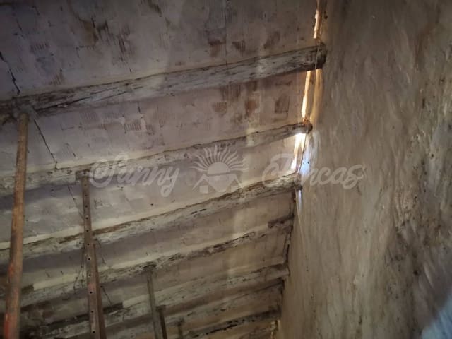 Ruin till salu i Villena - 15 000 € (Ref: 6453026)