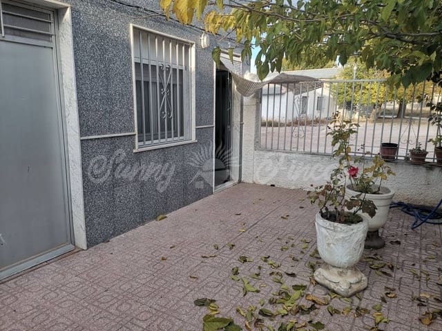 4 bedroom Townhouse for sale in Yecla with garage - € 112,500 (Ref: 6472110)