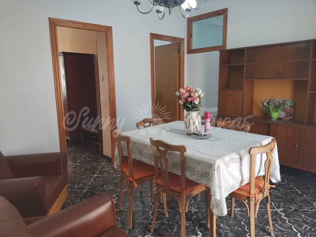 4 bedroom Townhouse for sale in Yecla with garage - € 112,500 (Ref: 6472110)