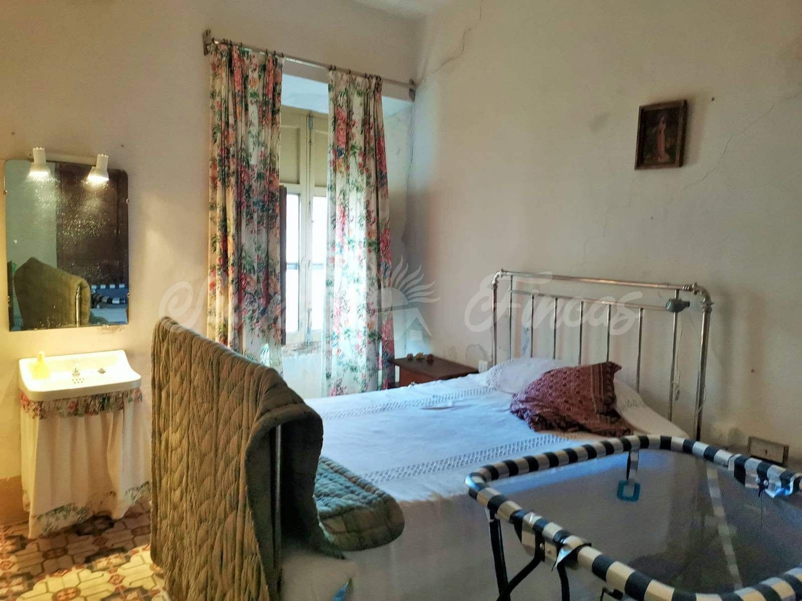 9 soveværelse Rækkehus til salg i Bocairent med garage - € 399.000 (Ref: 6509007)