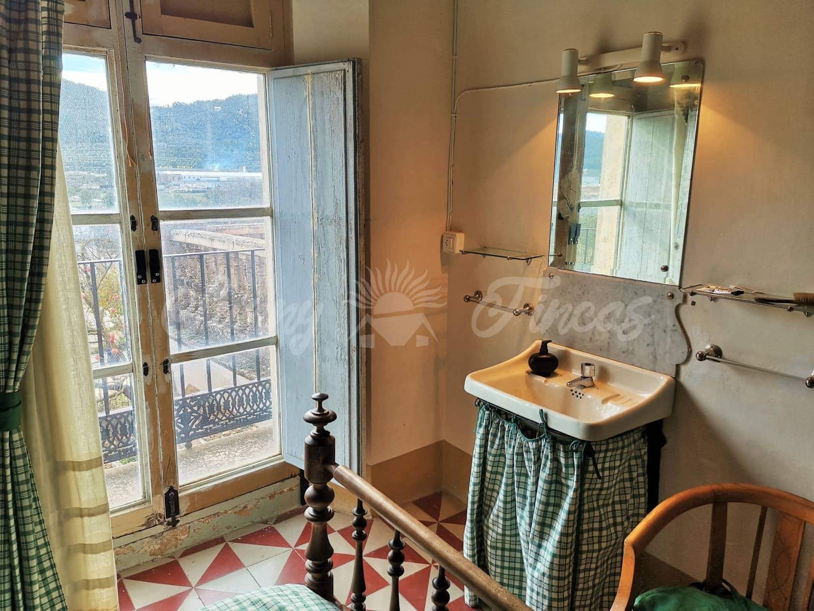 9 soveværelse Rækkehus til salg i Bocairent med garage - € 399.000 (Ref: 6509007)