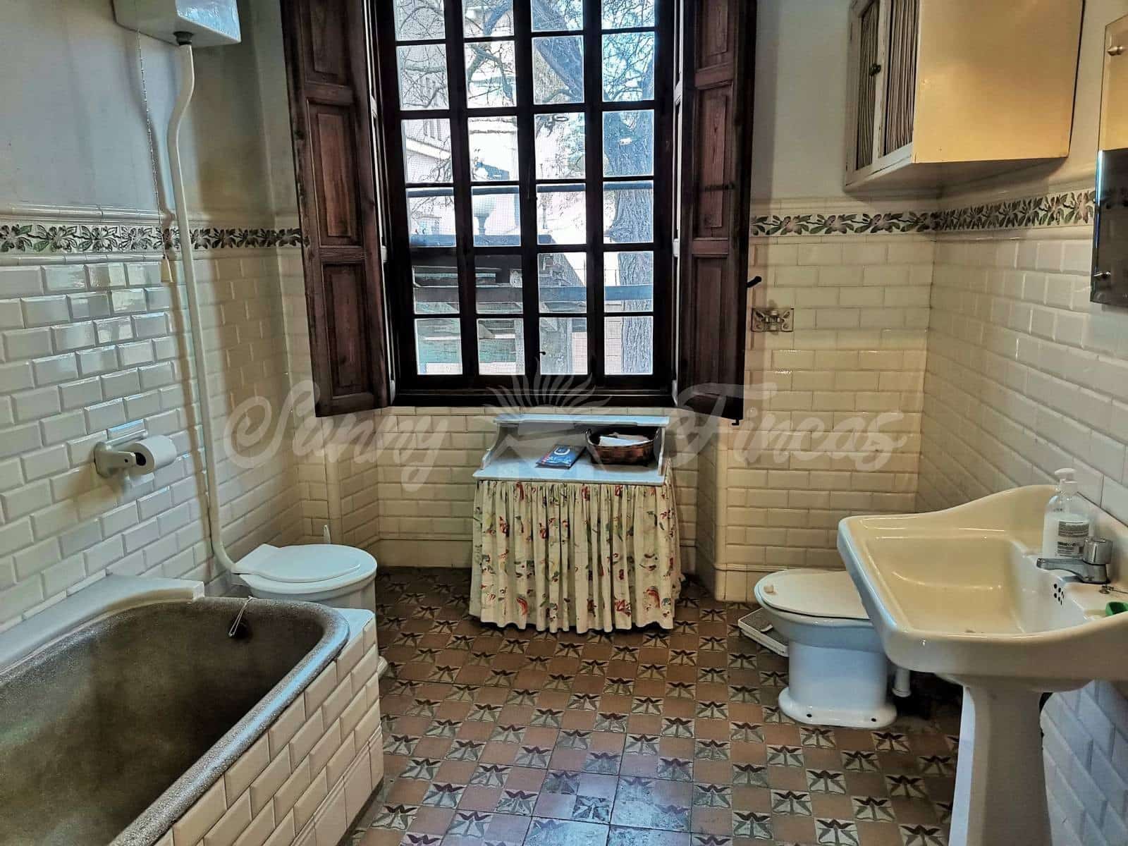 9 soveværelse Rækkehus til salg i Bocairent med garage - € 399.000 (Ref: 6509007)