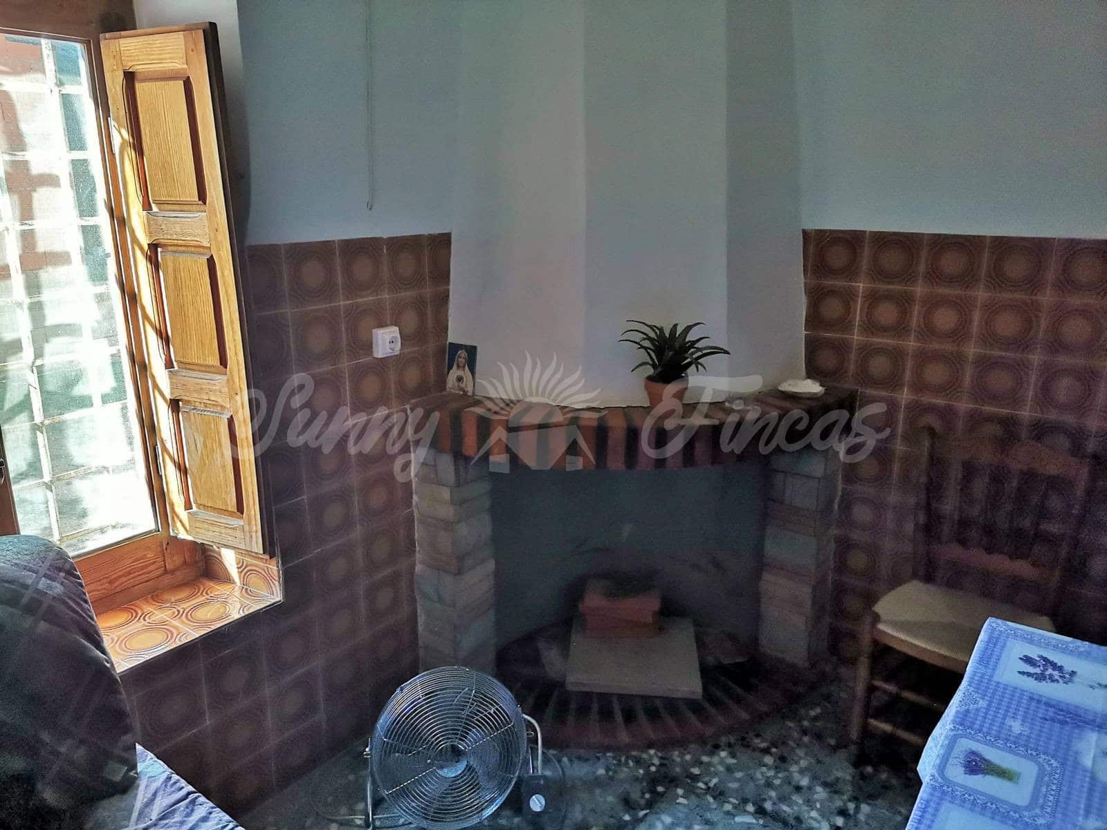 6 soveværelse Semi-Rækkehus til salg i Canada med garage - € 165.000 (Ref: 6512256)