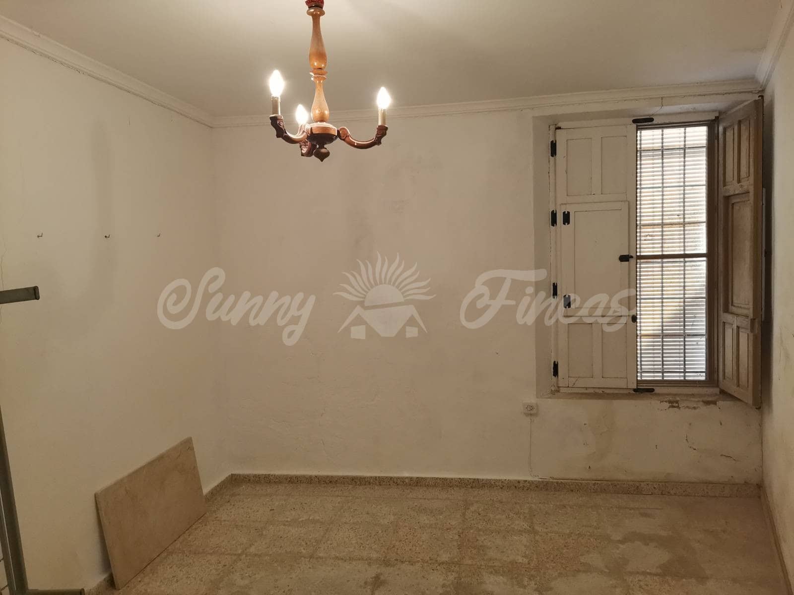 5 soveværelse Finca/Landehus til salg i Villena med swimmingpool garage - € 149.900 (Ref: 6703372)