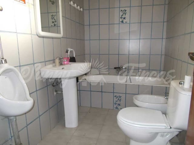 Rijtjeshuis te koop in Yecla - € 180.000 (Ref: 6793994)