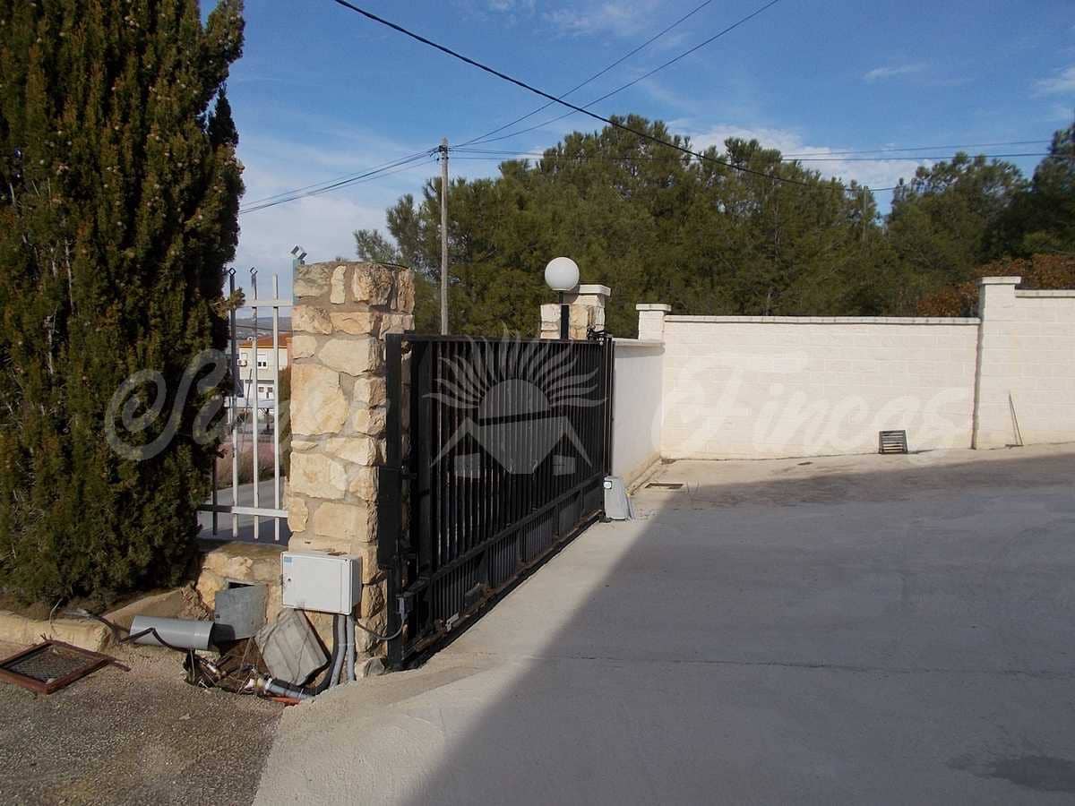 Rækkehus til salg i Yecla - € 180.000 (Ref: 6793994)