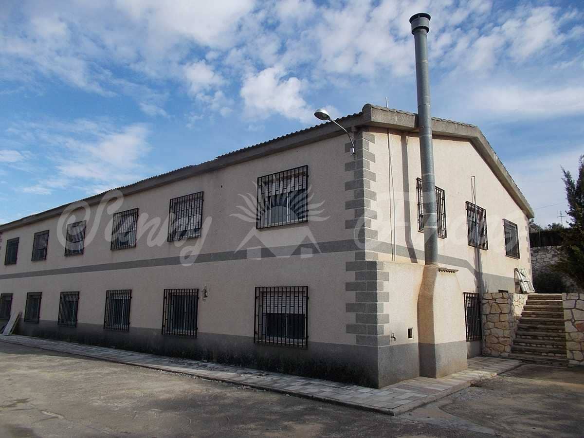 Rækkehus til salg i Yecla - € 180.000 (Ref: 6793994)