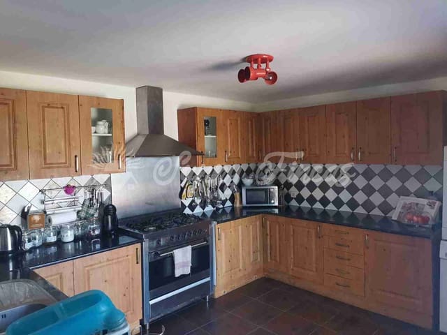 4 chambre Villa/Maison à vendre à Yecla avec piscine garage - 199 000 € (Ref: 6881989)