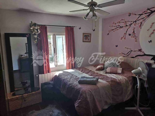 4 chambre Villa/Maison à vendre à Yecla avec piscine garage - 199 000 € (Ref: 6881989)