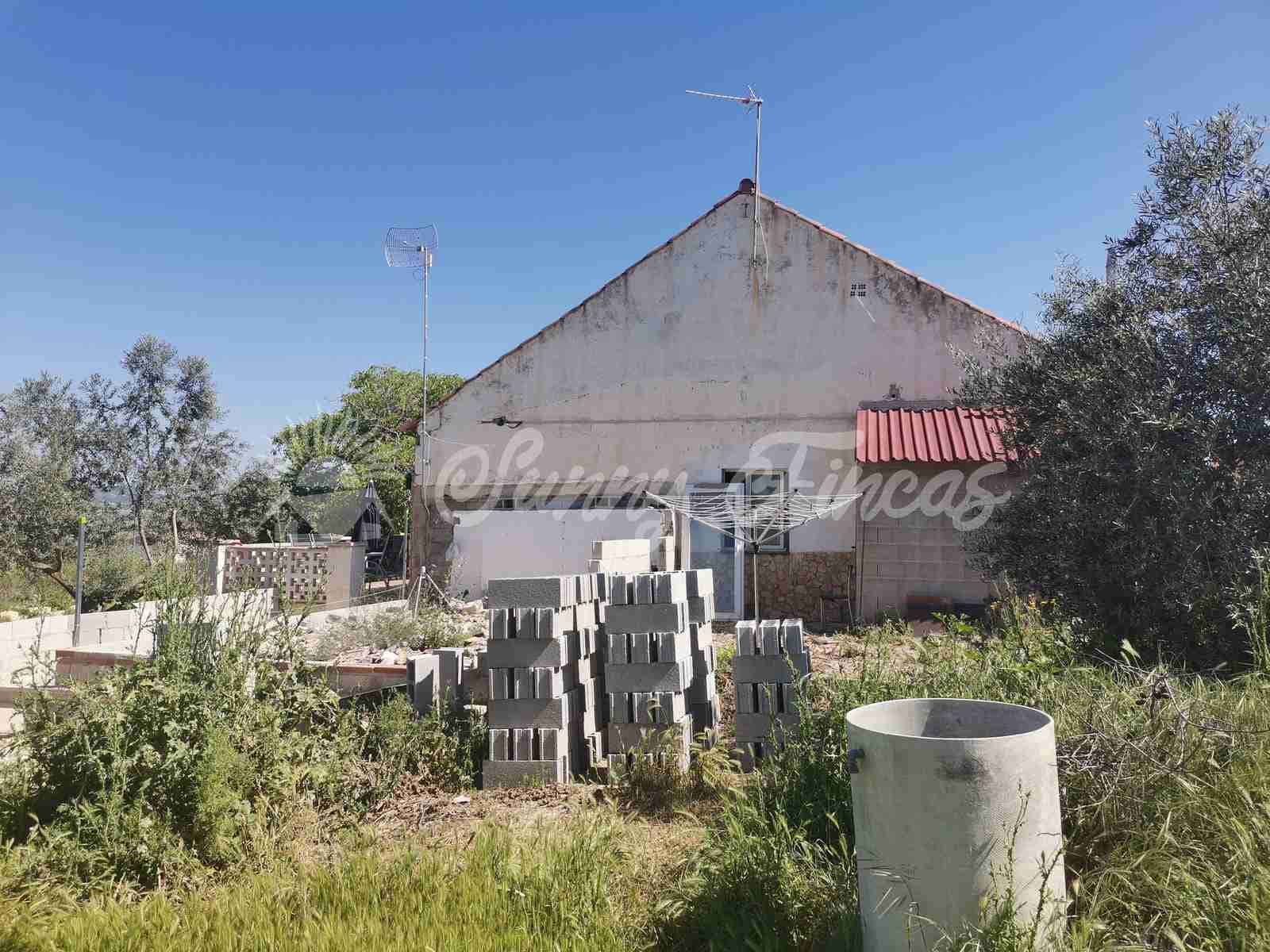 4 sypialnia Willa na sprzedaż w Yecla z basenem garażem - 199 000 € (Ref: 6881989)