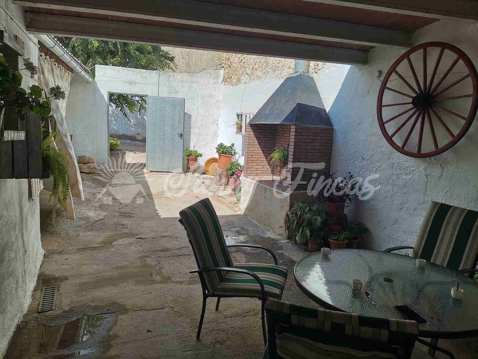 4 soveværelse Finca/Landehus til salg i Benejama / Beneixama med garage - € 90.000 (Ref: 6980091)