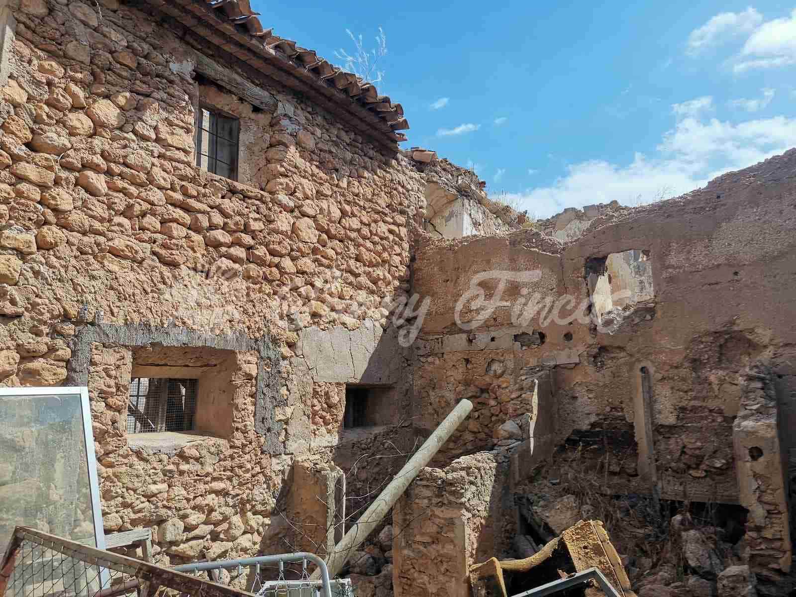 4 soveværelse Finca/Landehus til salg i Benejama / Beneixama med garage - € 90.000 (Ref: 6980091)