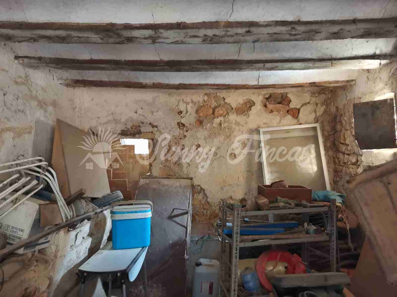 4 soveværelse Finca/Landehus til salg i Benejama / Beneixama med garage - € 90.000 (Ref: 6980091)