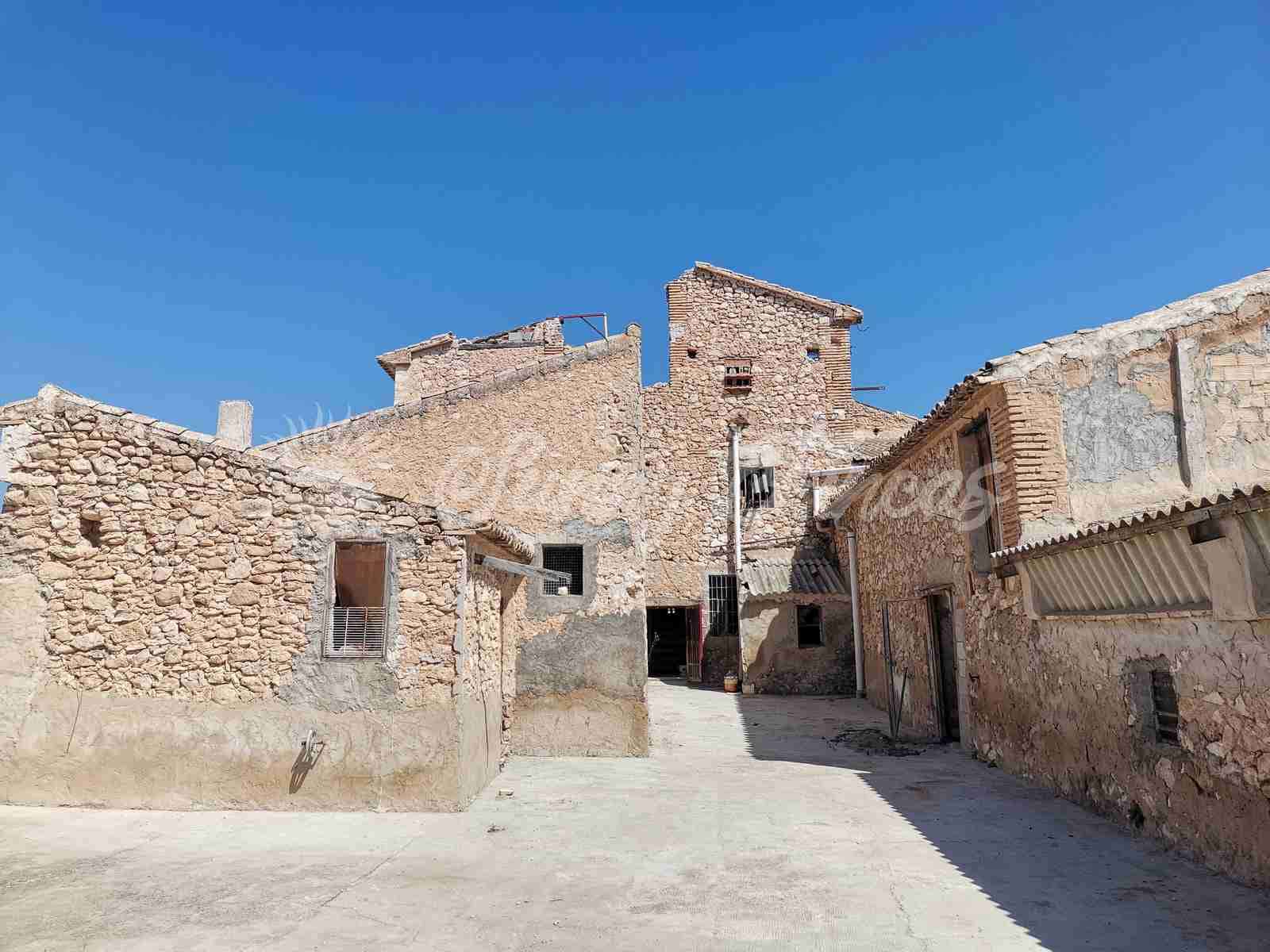 10 soveværelse Finca/Landehus til salg i Benejama / Beneixama med garage - € 599.000 (Ref: 7019365)