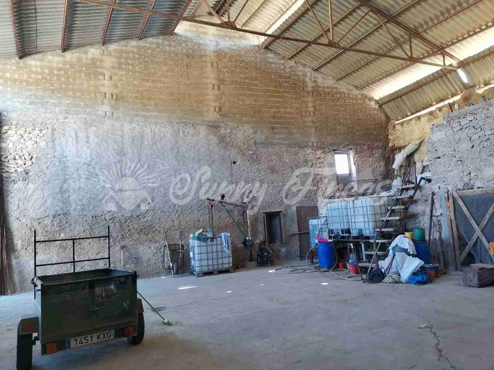 10 soveværelse Finca/Landehus til salg i Benejama / Beneixama med garage - € 599.000 (Ref: 7019365)