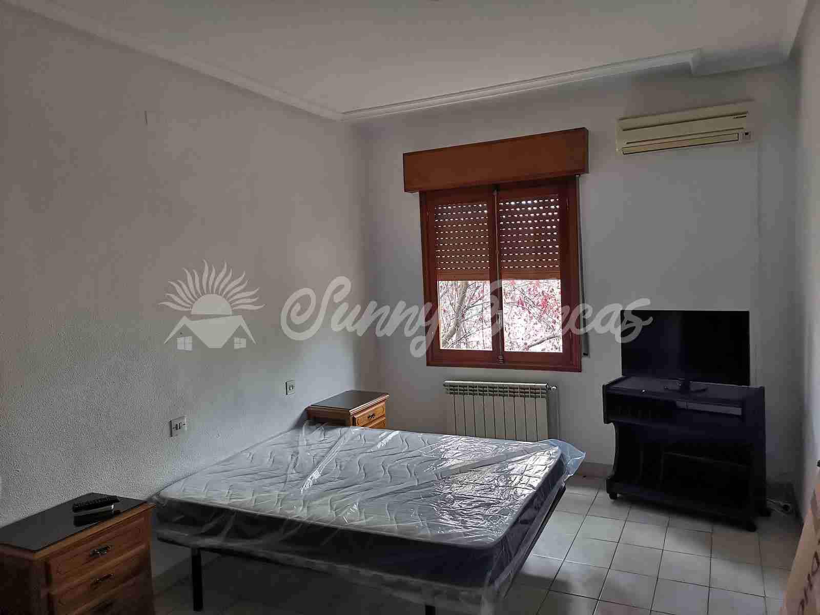 6 soveværelse Villa til salg i Canada med garage - € 235.000 (Ref: 7161782)