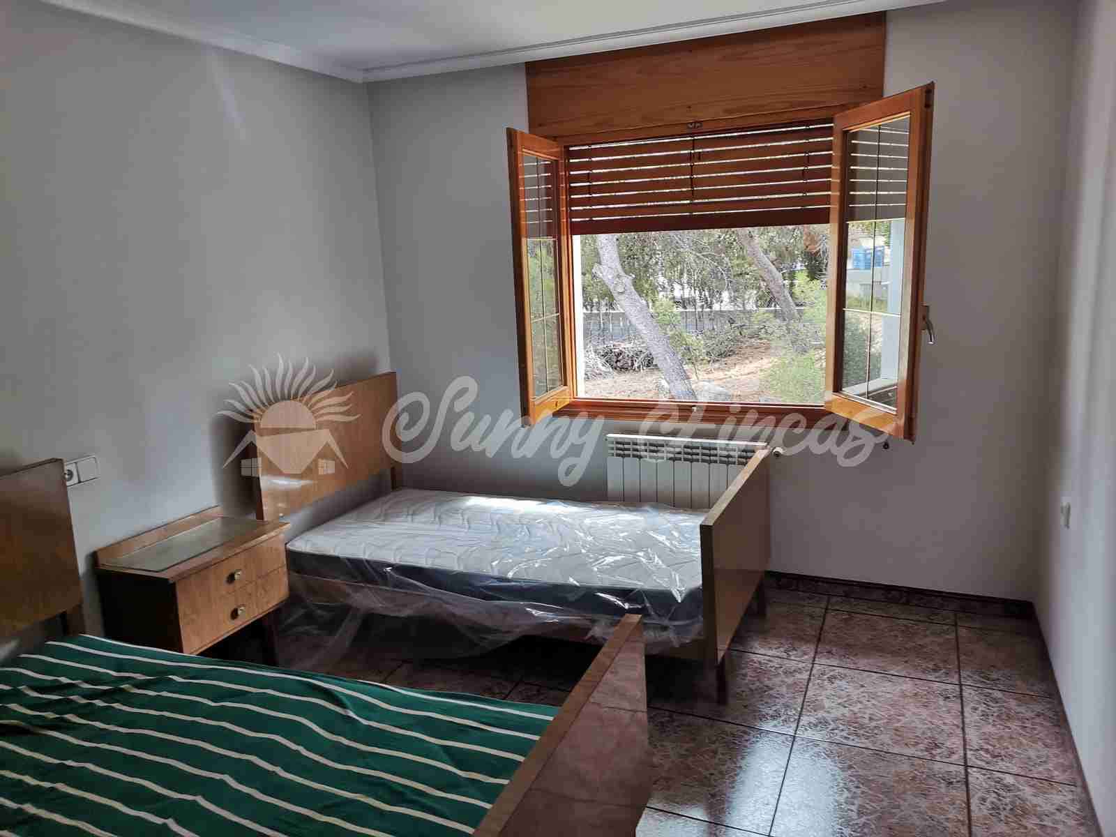 6 soveværelse Villa til salg i Canada med garage - € 235.000 (Ref: 7161782)