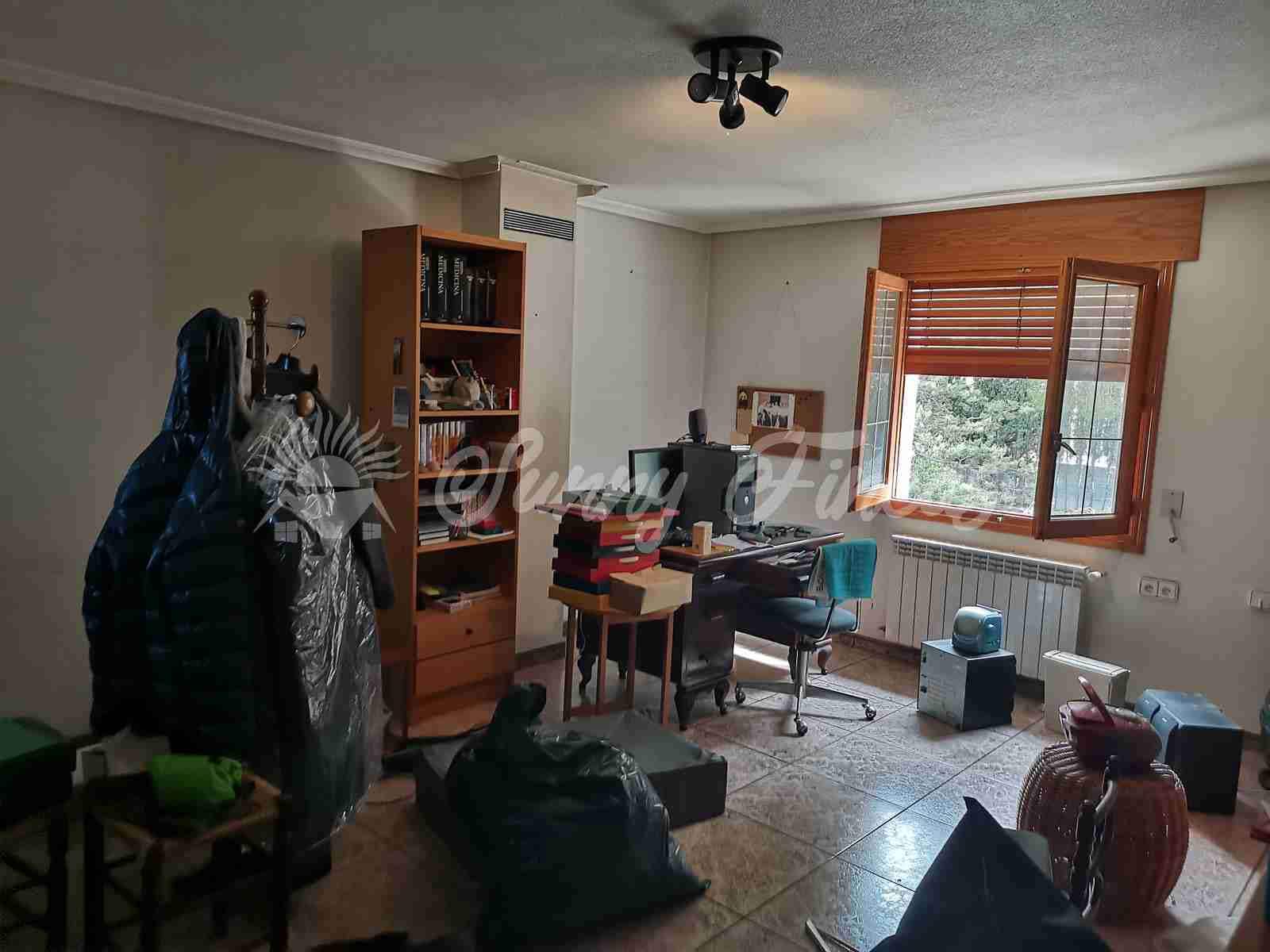 6 soveværelse Villa til salg i Canada med garage - € 235.000 (Ref: 7161782)