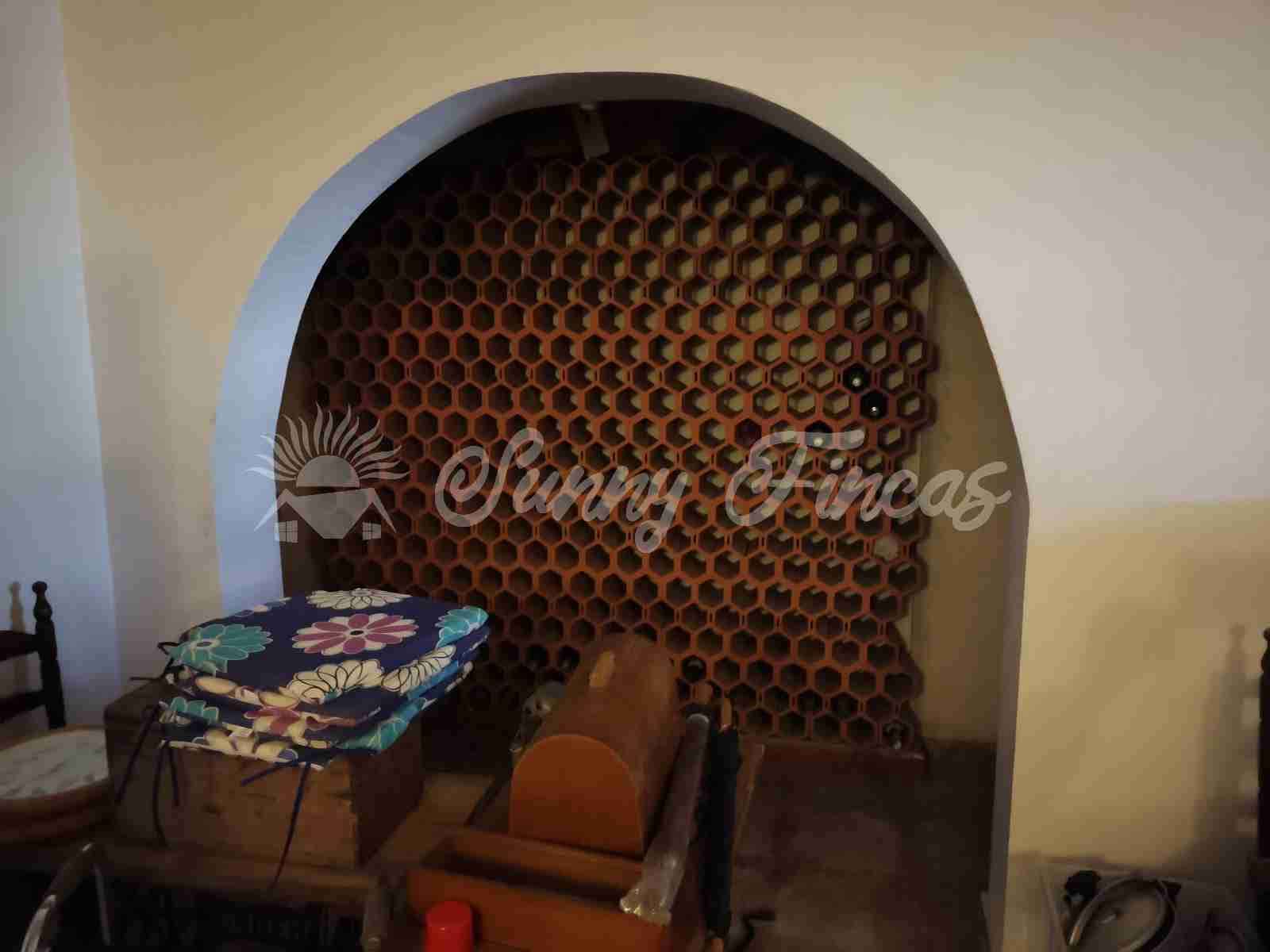 6 soveværelse Villa til salg i Canada med garage - € 235.000 (Ref: 7161782)