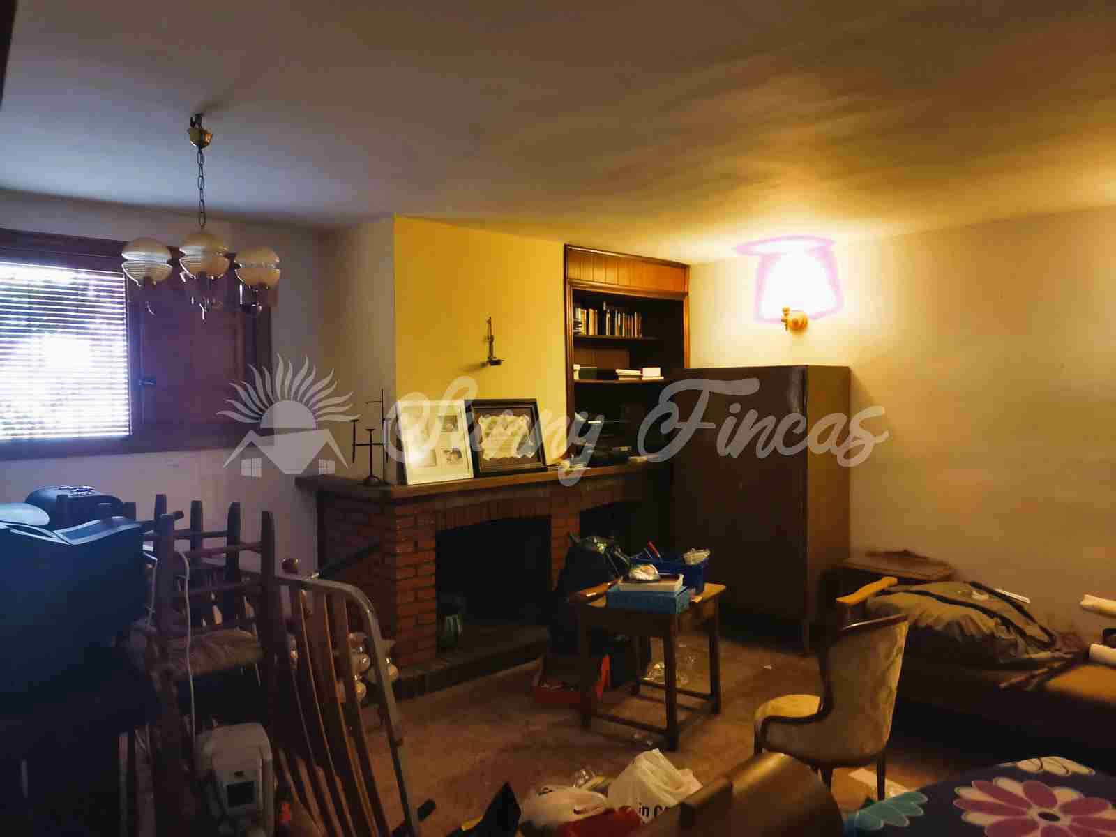 6 soveværelse Villa til salg i Canada med garage - € 235.000 (Ref: 7161782)