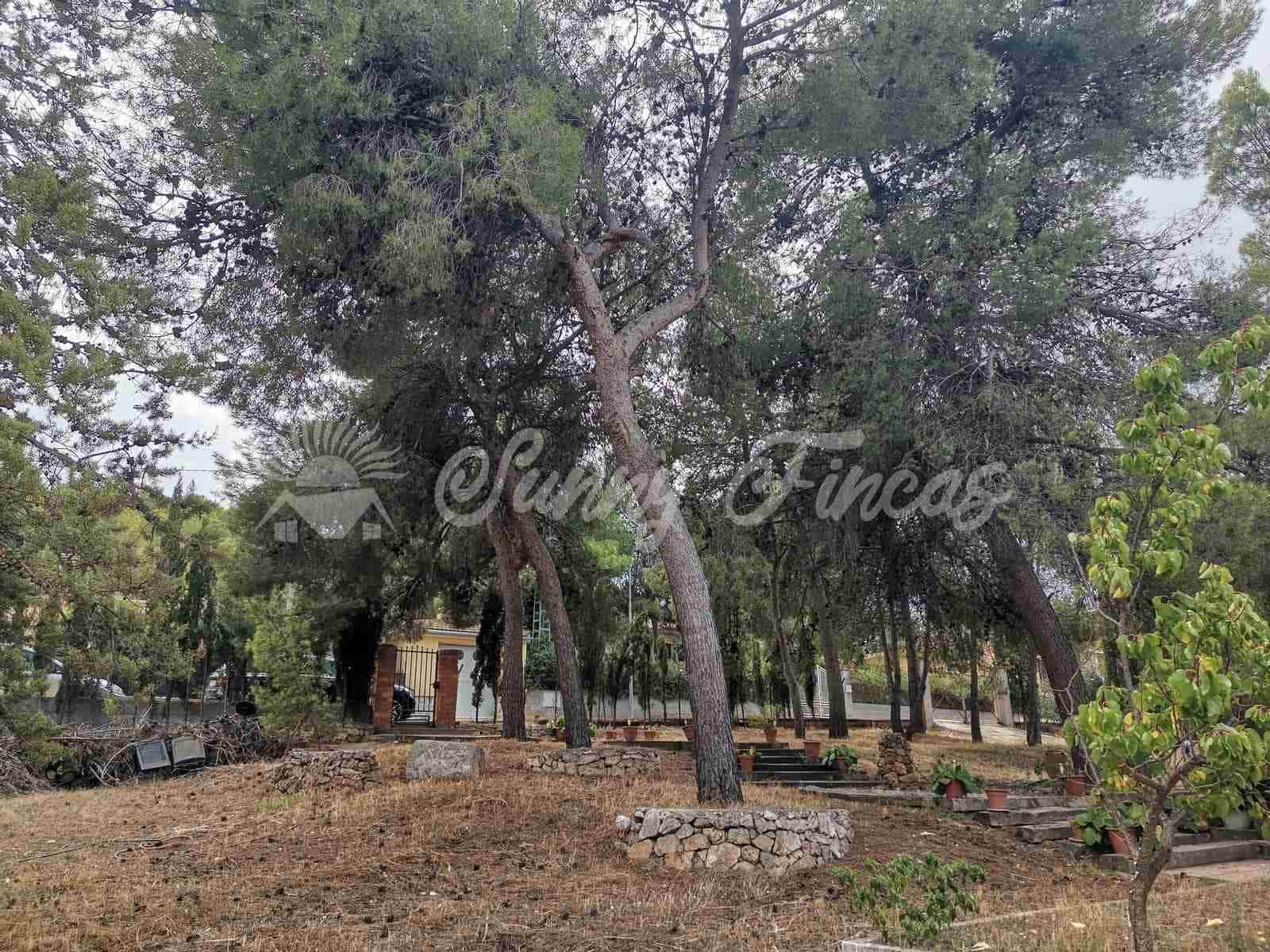 6 soveværelse Villa til salg i Canada med garage - € 235.000 (Ref: 7161782)